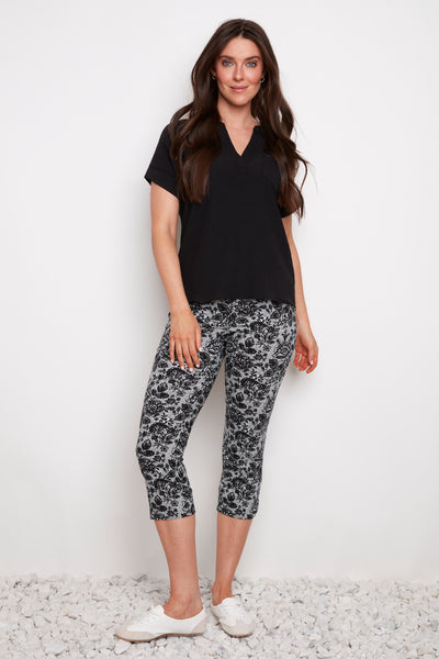 CHANDAIL UP! "SHORT SLEEVE V-NECK " BLACK (30586)