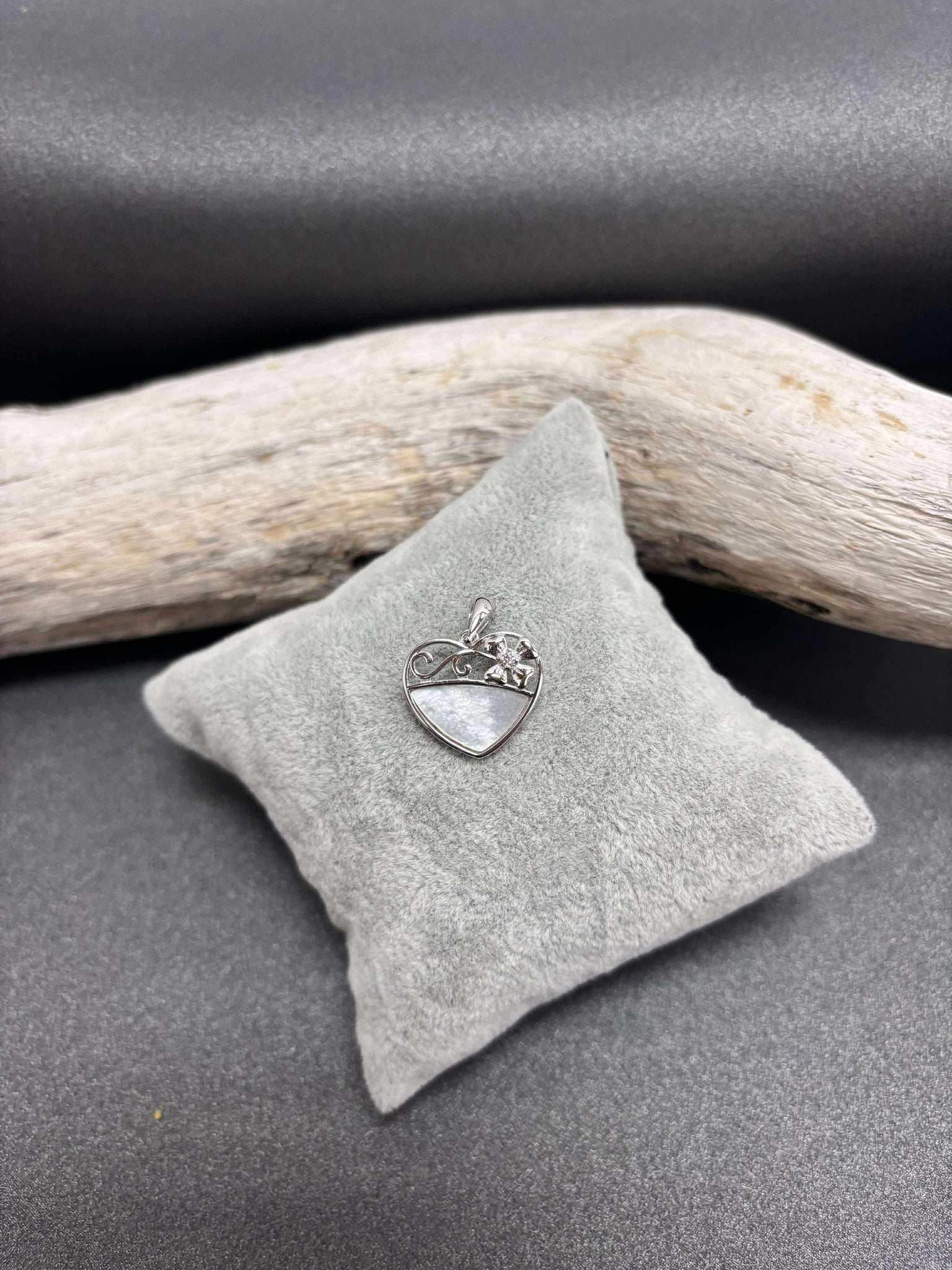 PENDENTIF ARGENT 925 "COEUR" NACRE BLANC