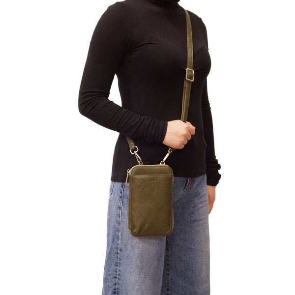 POCHETTE POUR PASSEPORT S-Q "WINZLEY" MERLOT